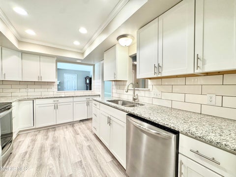Tiny photo for 29660 E River Road, Perrysburg, OH 43551 (MLS # 10009425)