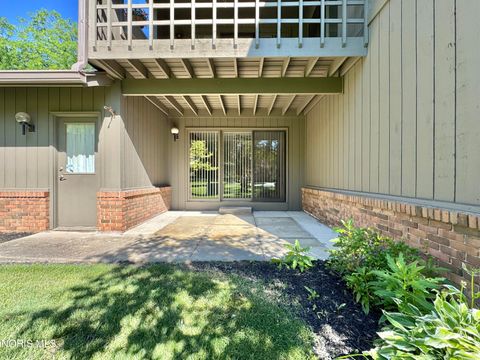 Tiny photo for 29660 E River Road, Perrysburg, OH 43551 (MLS # 10009425)