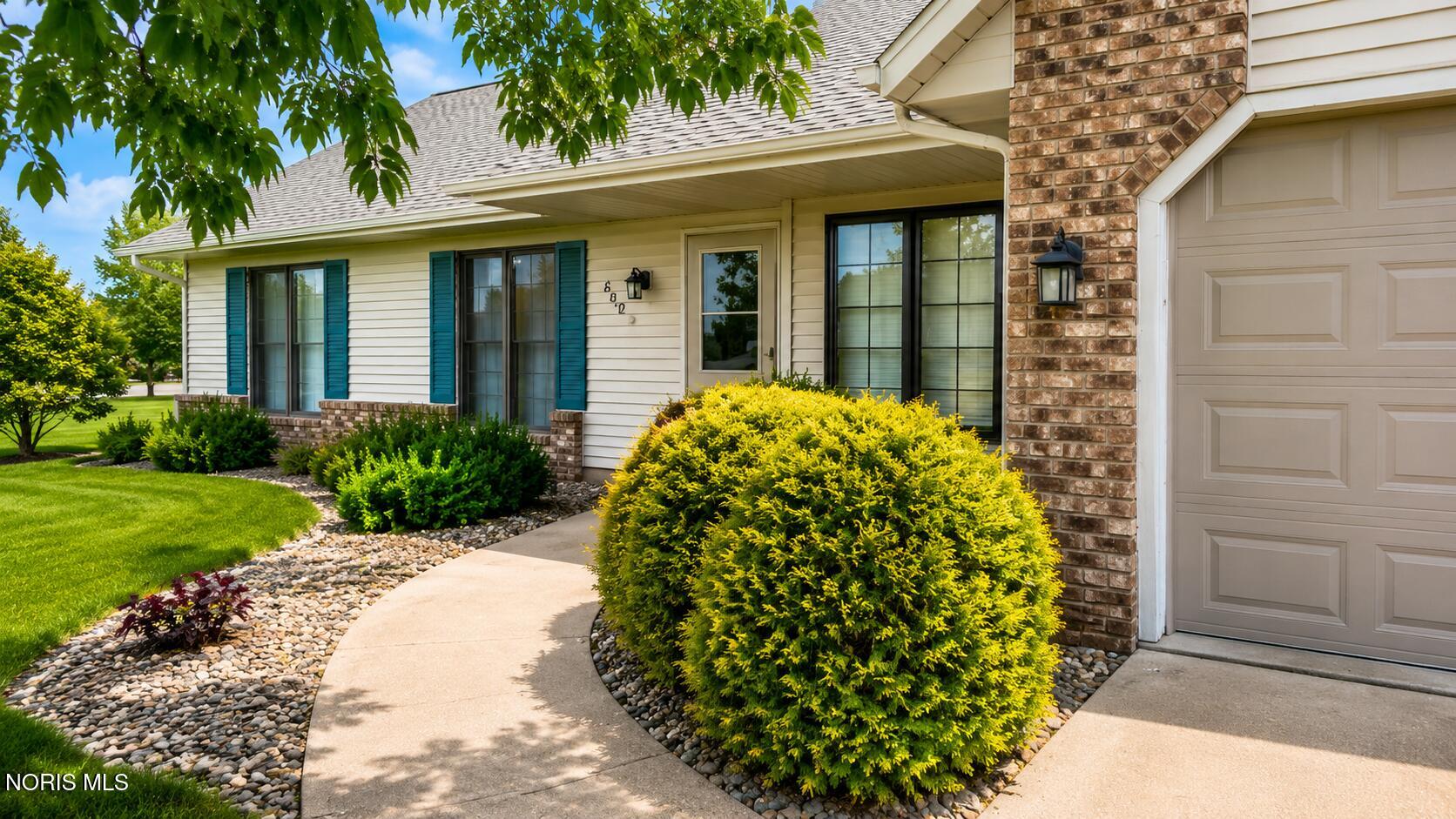 809 Country View Drive