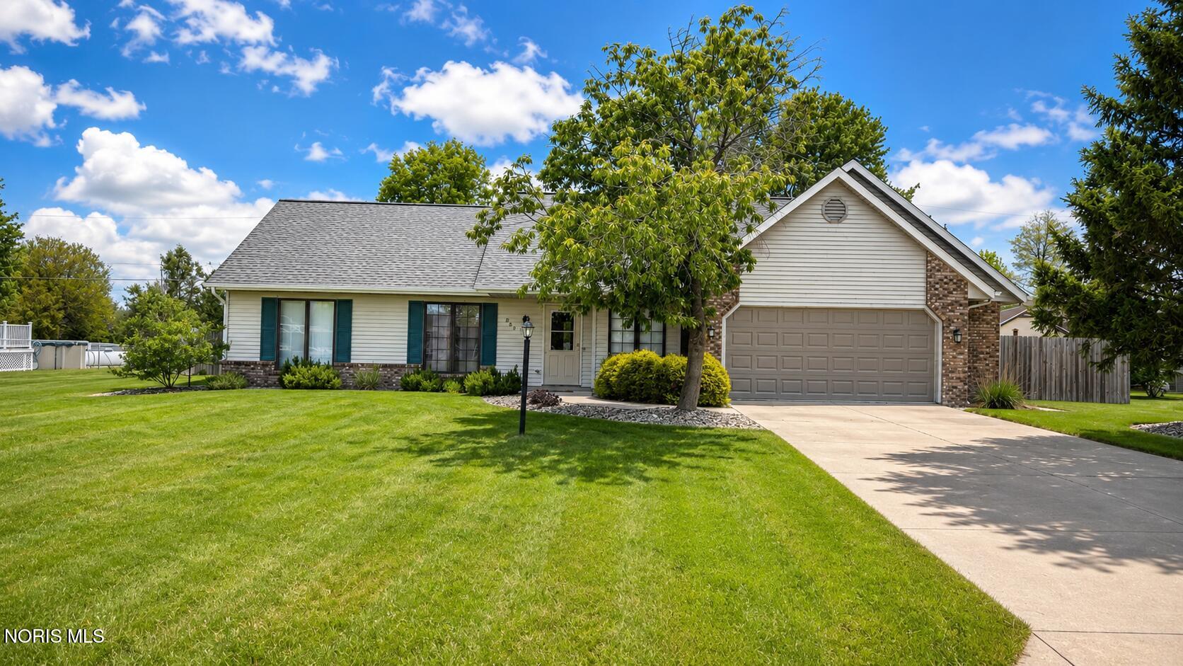 809 Country View Drive