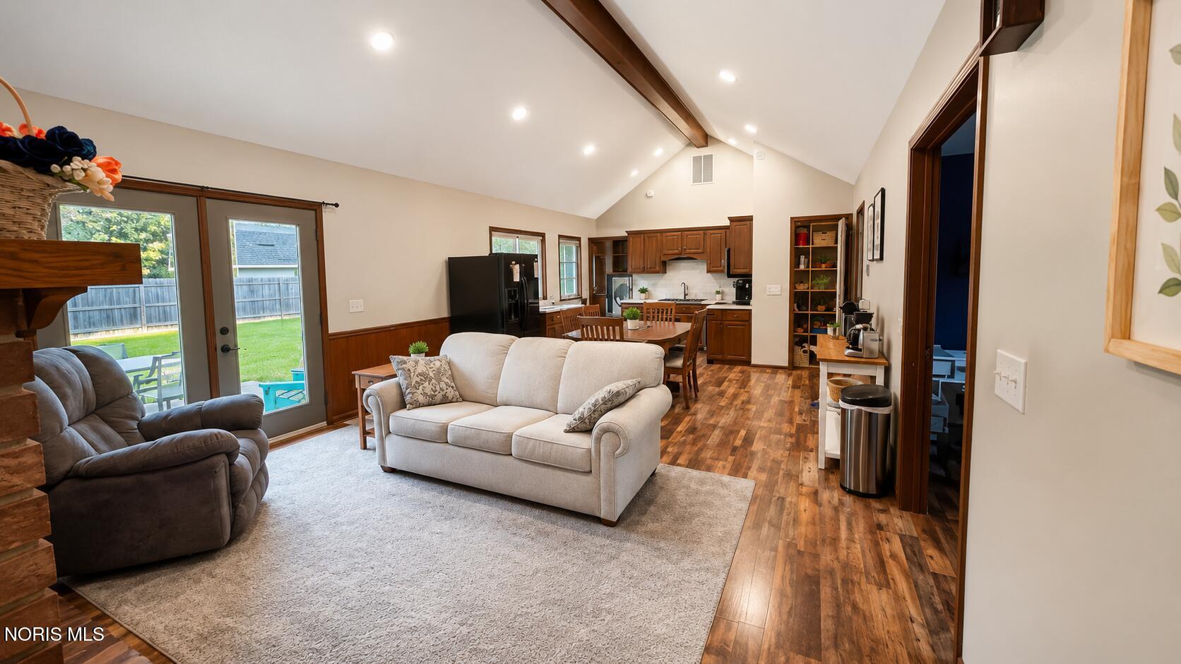 809 Country View Drive
