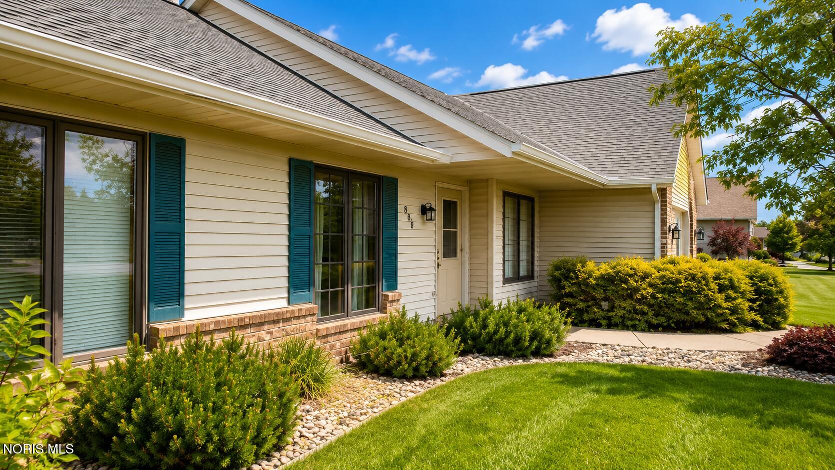 809 Country View Drive