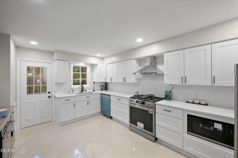 Tiny photo for 3986 W Bancroft Street, Ottawa Hills, OH 43606 (MLS # 10014138)