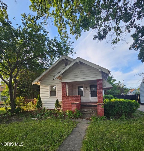 Homes For Sale - 1014 Clay Avenue<br/> Toledo, OH 43608