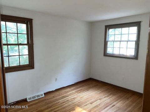 Tiny photo for 5743 E Candlestick Court, Toledo, OH 43615 (MLS # 10000785)