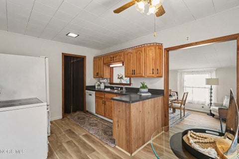 Tiny photo for 1412 N Orchard Beach Drive, Port Clinton, OH 43452 (MLS # 10012912)