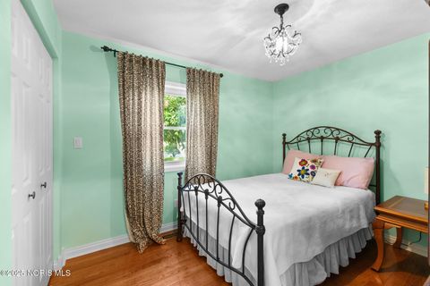 Tiny photo for 418 W Ridge Drive, Fostoria, OH 44830 (MLS # 10000528)