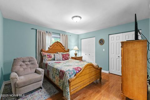 Tiny photo for 418 W Ridge Drive, Fostoria, OH 44830 (MLS # 10000528)
