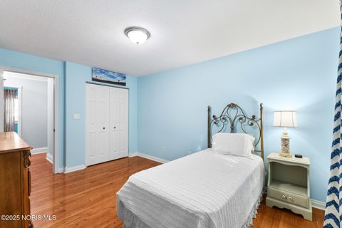 Tiny photo for 418 W Ridge Drive, Fostoria, OH 44830 (MLS # 10000528)