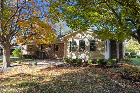 Tiny photo for 418 W Ridge Drive, Fostoria, OH 44830 (MLS # 10000528)