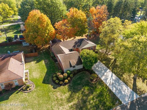 Tiny photo for 418 W Ridge Drive, Fostoria, OH 44830 (MLS # 10000528)