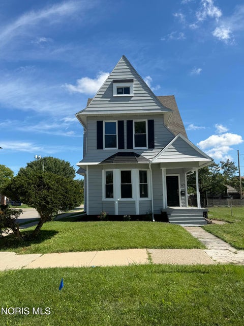 Photo of 2478 Franklin Avenue, Toledo, OH 43620 (MLS # 10013992)