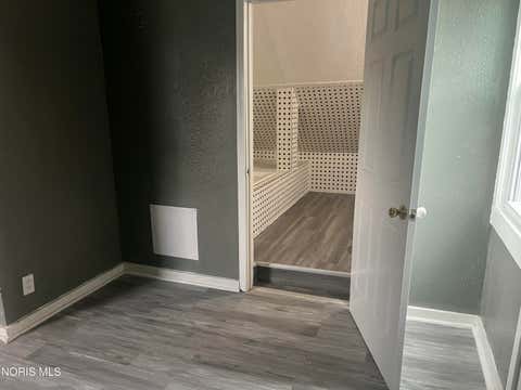 Tiny photo for 913 Berry Street, Toledo, OH 43605 (MLS # 10008931)