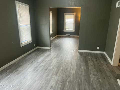 Tiny photo for 913 Berry Street, Toledo, OH 43605 (MLS # 10008931)