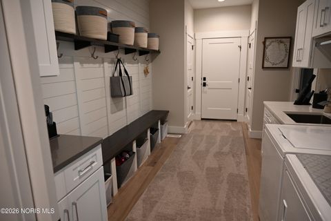 Tiny photo for 7524 Larberg Lane, Sylvania, OH 43560 (MLS # 10002932)