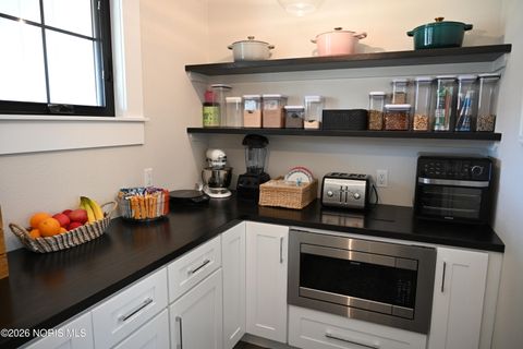 Tiny photo for 7524 Larberg Lane, Sylvania, OH 43560 (MLS # 10002932)