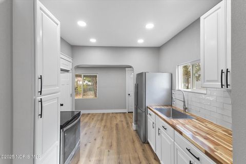 Tiny photo for 914 Turner Avenue, Toledo, OH 43607 (MLS # 10001762)