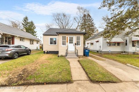 Tiny photo for 914 Turner Avenue, Toledo, OH 43607 (MLS # 10001762)