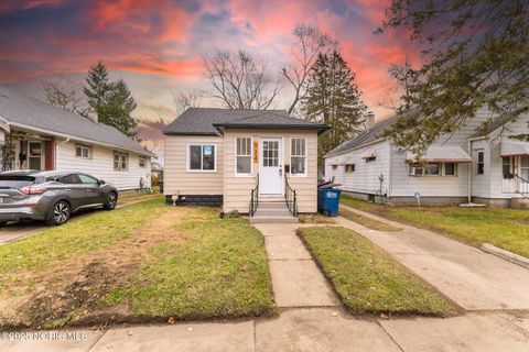 Photo of 914 Turner Avenue, Toledo, OH 43607 (MLS # 10001762)