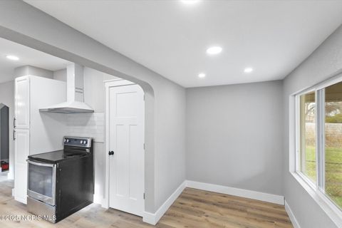 Tiny photo for 914 Turner Avenue, Toledo, OH 43607 (MLS # 10001762)