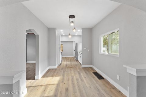 Tiny photo for 914 Turner Avenue, Toledo, OH 43607 (MLS # 10001762)