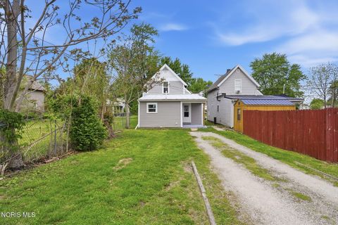 Tiny photo for 337 Mcdougal Street, Fostoria, OH 44830 (MLS # 10007516)
