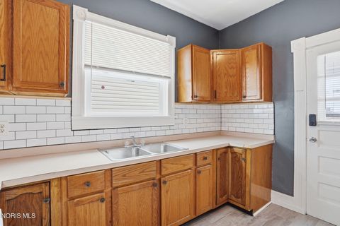 Tiny photo for 337 Mcdougal Street, Fostoria, OH 44830 (MLS # 10007516)