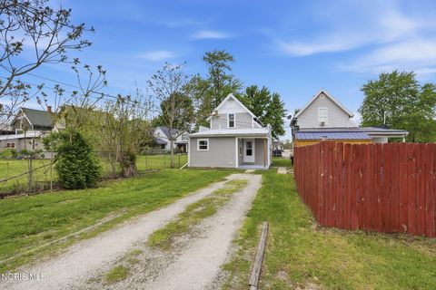 Tiny photo for 337 Mcdougal Street, Fostoria, OH 44830 (MLS # 10007516)