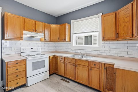 Tiny photo for 337 Mcdougal Street, Fostoria, OH 44830 (MLS # 10007516)