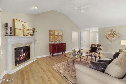 Tiny photo for 10835 S Lakes Drive, Perrysburg, OH 43551 (MLS # 10005518)