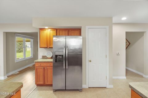 Tiny photo for 10835 S Lakes Drive, Perrysburg, OH 43551 (MLS # 10005518)