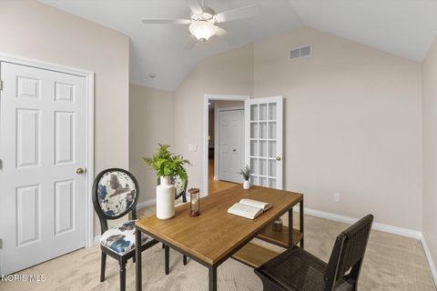 Tiny photo for 10835 S Lakes Drive, Perrysburg, OH 43551 (MLS # 10005518)