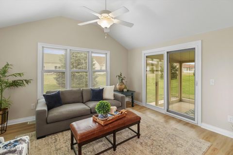 Tiny photo for 10835 S Lakes Drive, Perrysburg, OH 43551 (MLS # 10005518)