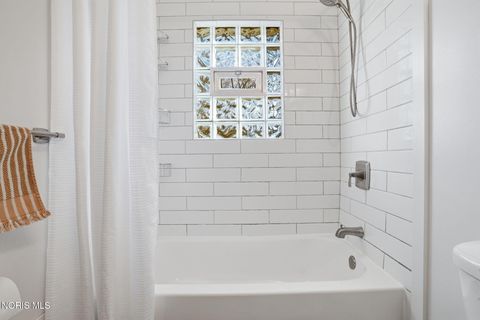 Tiny photo for 5815 W Bancroft Street, Toledo, OH 43615 (MLS # 10004433)