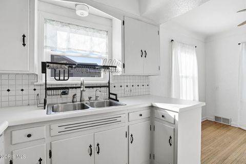 Tiny photo for 5815 W Bancroft Street, Toledo, OH 43615 (MLS # 10004433)