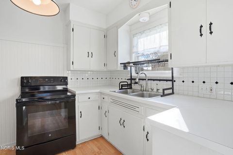 Tiny photo for 5815 W Bancroft Street, Toledo, OH 43615 (MLS # 10004433)