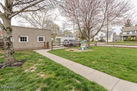 Tiny photo for 3402 Beverly Drive, Toledo, OH 43614 (MLS # 10006178)