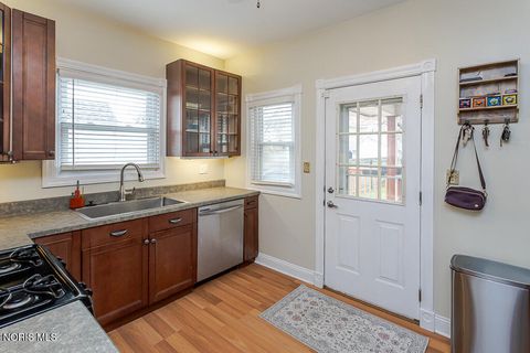 Tiny photo for 3402 Beverly Drive, Toledo, OH 43614 (MLS # 10006178)