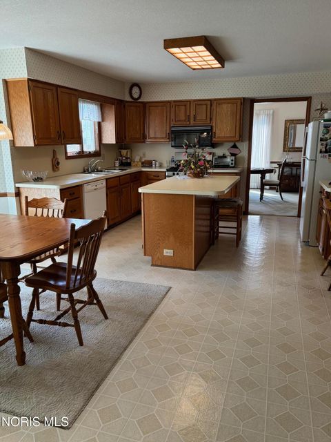 Tiny photo for 6901 Heather Cove Place, Maumee, OH 43537 (MLS # 10006518)