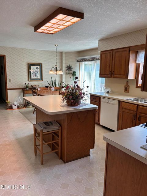 Tiny photo for 6901 Heather Cove Place, Maumee, OH 43537 (MLS # 10006518)