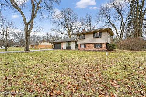 Photo of 4819 Janet Avenue, Sylvania, OH 43560 (MLS # 10003773)