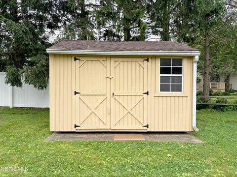 Tiny photo for 1445 Conneaut Avenue, Bowling Green, OH 43402 (MLS # 10009323)