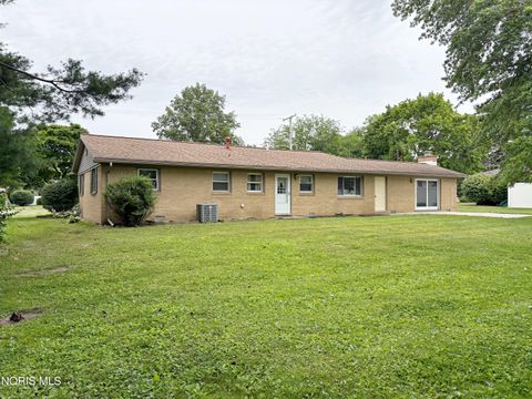 Tiny photo for 1445 Conneaut Avenue, Bowling Green, OH 43402 (MLS # 10009323)