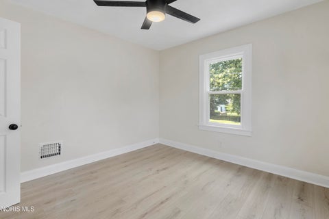 Tiny photo for 1039 Wright Avenue, Toledo, OH 43609 (MLS # 10011621)