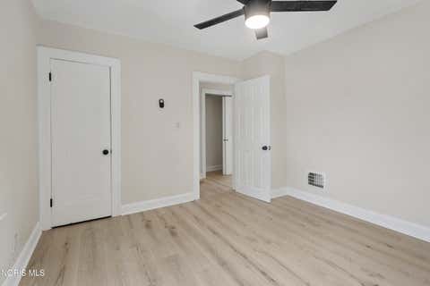 Tiny photo for 1039 Wright Avenue, Toledo, OH 43609 (MLS # 10011621)