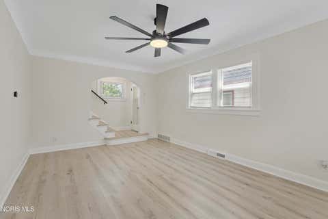 Tiny photo for 1039 Wright Avenue, Toledo, OH 43609 (MLS # 10011621)