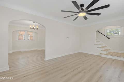 Tiny photo for 1039 Wright Avenue, Toledo, OH 43609 (MLS # 10011621)