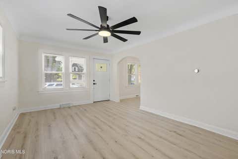 Tiny photo for 1039 Wright Avenue, Toledo, OH 43609 (MLS # 10011621)