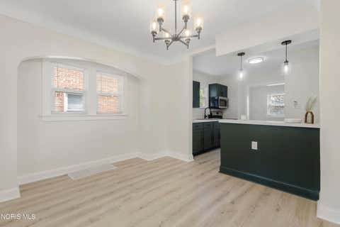 Tiny photo for 1039 Wright Avenue, Toledo, OH 43609 (MLS # 10011621)
