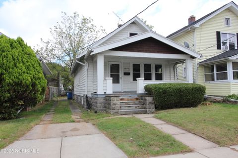 Photo of 3904 Burton Avenue, Toledo, OH 43612 (MLS # 10002150)